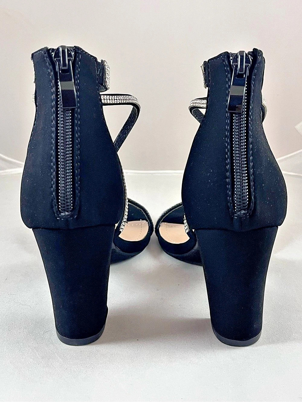 NWOB Top Moda Black Rhinestone Strappy Block Heel Sandals Size 7.5 - Picture 7 of 9